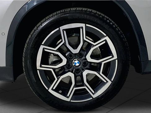 Used 2024 BMW X1 xDrive28i AWD/4WD image 9