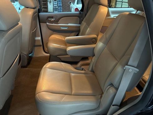 Used 2010 Chevrolet Tahoe LTZ AWD/4WD image 16