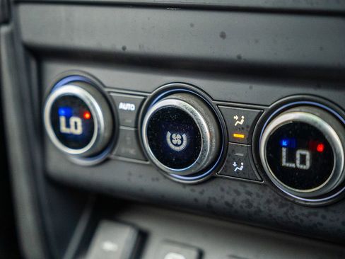 Used 2022 Land Rover Defender 110 X-Dynamic HSE image 37