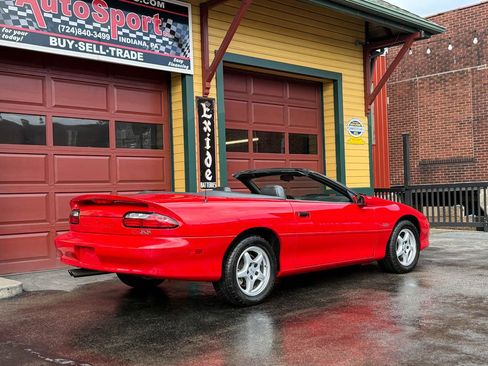 Used 1996 Chevrolet Camaro Z28 RWD image 6