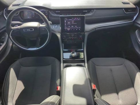 Used 2025 Jeep Grand Cherokee Laredo w/ Luxury Tech Group I image 14