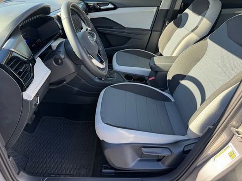 Used 2025 Volkswagen Taos S image 7