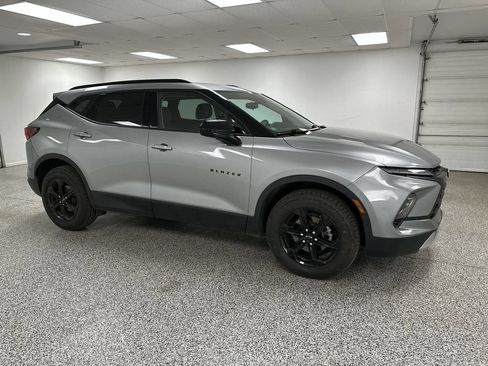 Used 2023 Chevrolet Blazer LT w/ Midnight/Sport Edition FWD image 2