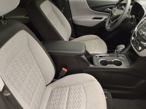 Used 2022 Chevrolet Equinox LS AWD/4WD image 21