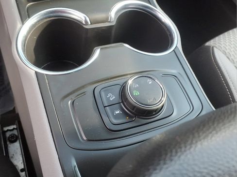 Used 2022 GMC Terrain SLE AWD/4WD image 19