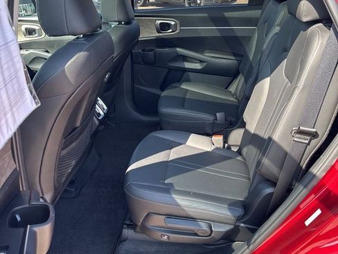 Used 2023 Kia Sorento EX w/ Panoramic Sunroof Package image 23