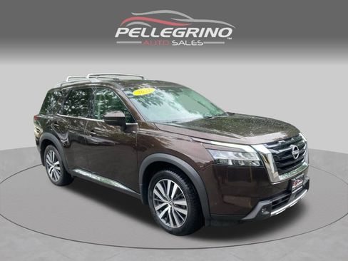 Used 2022 Nissan Pathfinder Platinum w/ Cargo Package AWD/4WD image 9