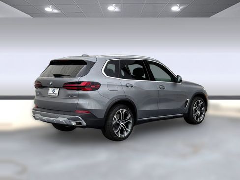 Used 2026 BMW X5 xDrive40i AWD/4WD image 8
