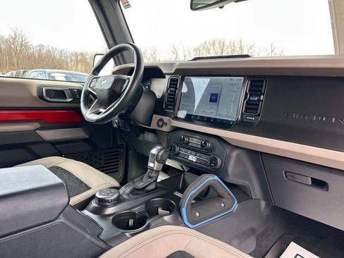 Used 2022 Ford Bronco Wildtrak AWD/4WD image 25