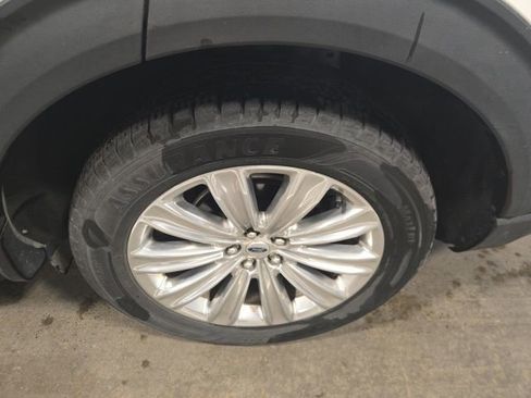 Used 2020 Ford Explorer Limited w/ Class III Trailer Tow Package image 11