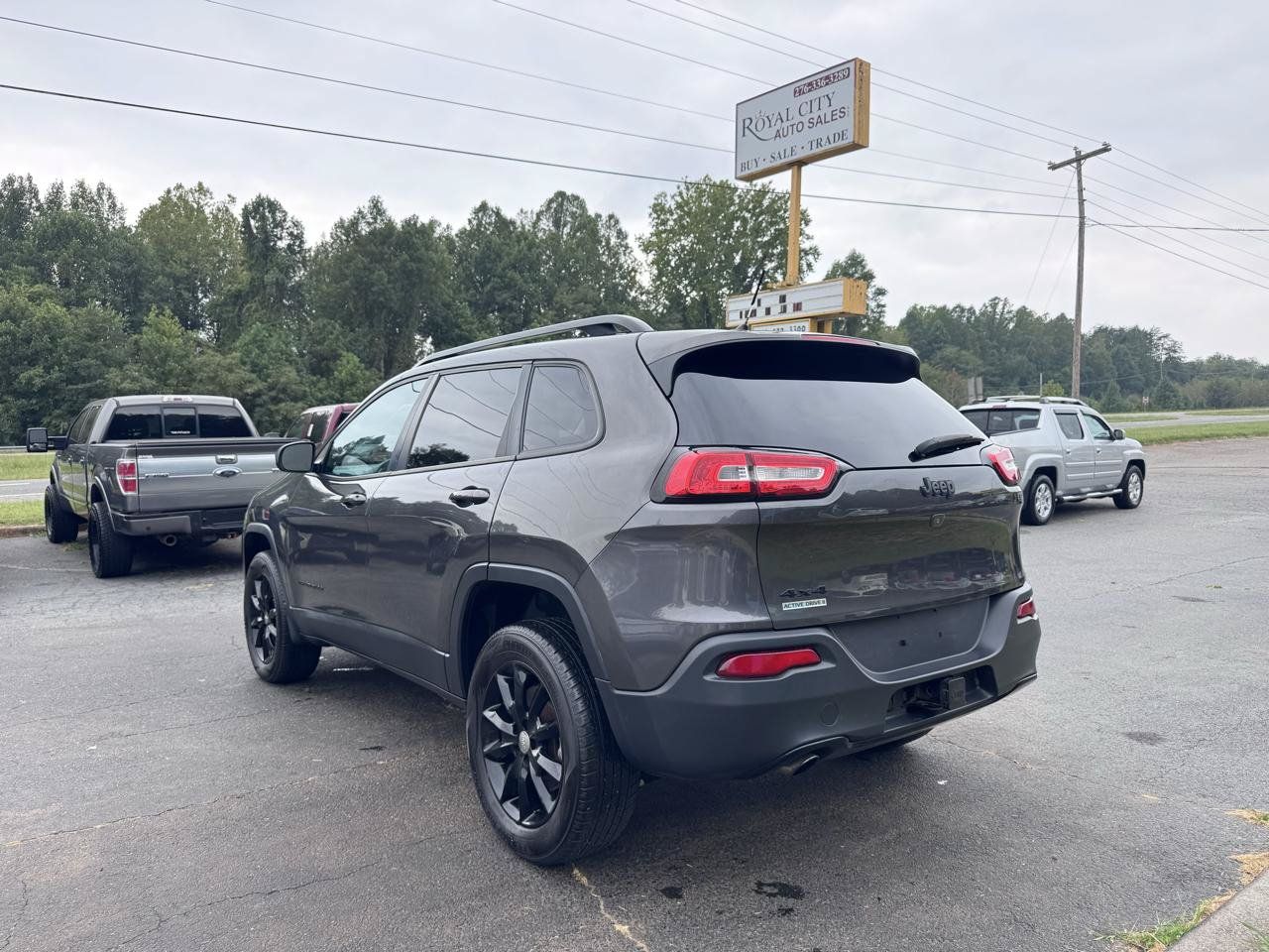 Used 2014 Jeep Cherokee Latitude w/ Cold Weather Group AWD/4WD image 7