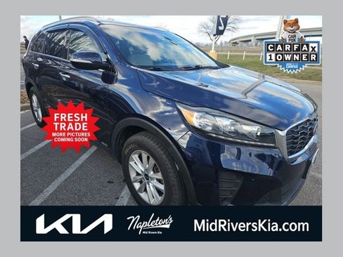 Used 2019 Kia Sorento LX w/ LX Convenience Package image 1