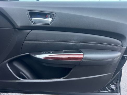 Used 2015 Acura TLX w/ Technology Package image 18