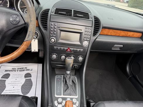 Used 2009 Mercedes-Benz SLK 350 image 25