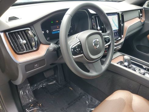 Certified 2024 Volvo XC60 B5 Plus w/ Protection Package Premier AWD/4WD image 18