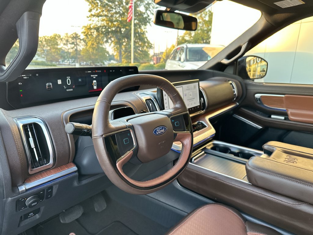 Used 2025 Ford Expedition Max King Ranch AWD/4WD image 10