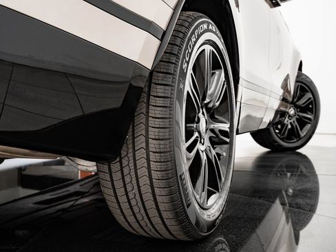 Used 2023 Land Rover Range Rover Velar R-Dynamic S image 51