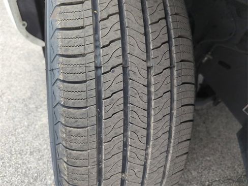 Certified 2023 Nissan Titan SV w/ SV Convenience Package image 45