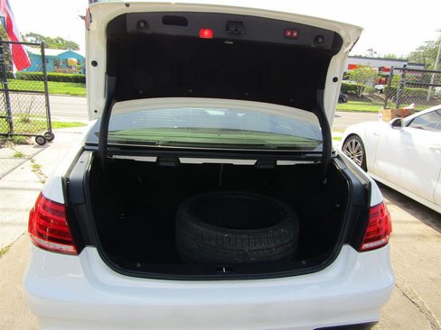 Used 2014 Mercedes-Benz E 350 Sedan image 7