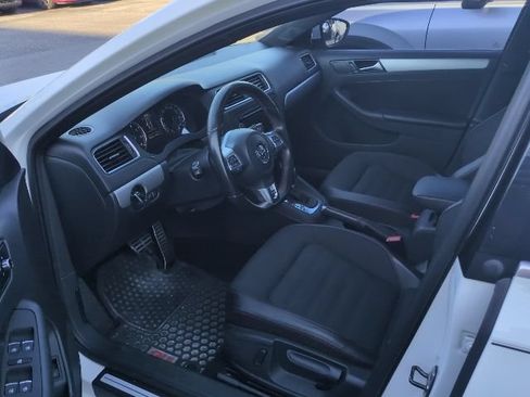 Used 2014 Volkswagen Jetta GLI FWD image 6