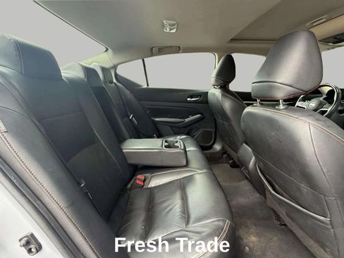 Used 2024 Nissan Altima 2.5 SR w/ SR Premium Package FWD image 8