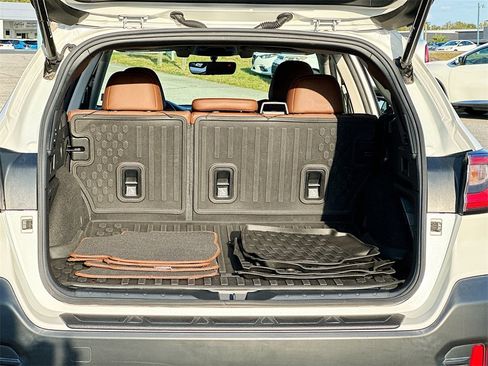 Used 2021 Subaru Outback Touring w/ Popular Package #2 image 28