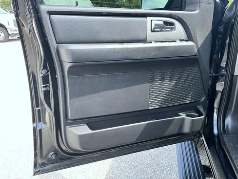 Used 2014 Ford Expedition Limited w/ Equipment Group 301A AWD/4WD image 10
