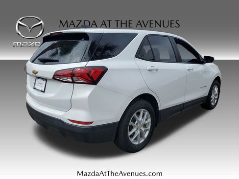 Used 2023 Chevrolet Equinox LS w/ LS Convenience Package image 5