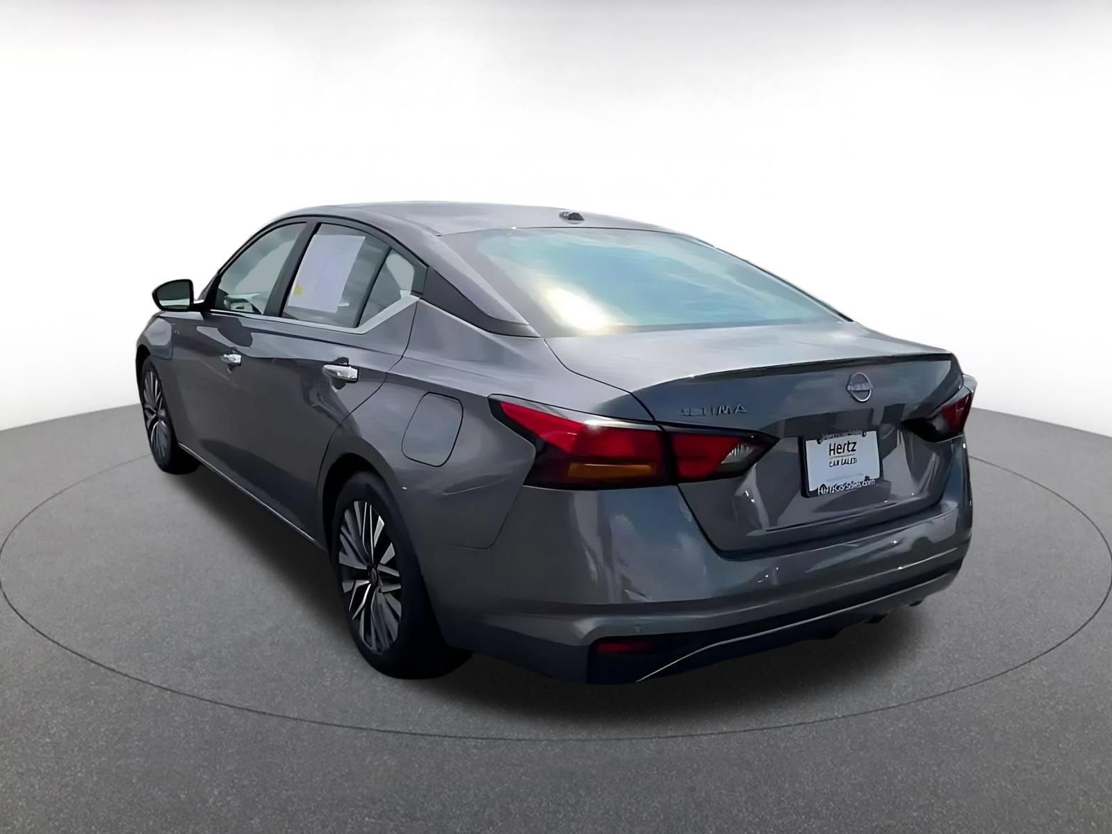 Used 2025 Nissan Altima 2.5 SV FWD image 10
