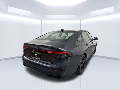Certified 2025 Honda Accord SE image 36