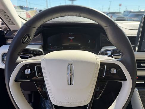 Certified 2023 Lincoln Aviator Black Label image 37