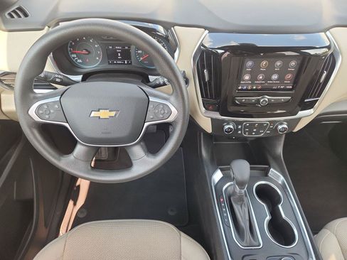 Used 2023 Chevrolet Traverse LS FWD image 11