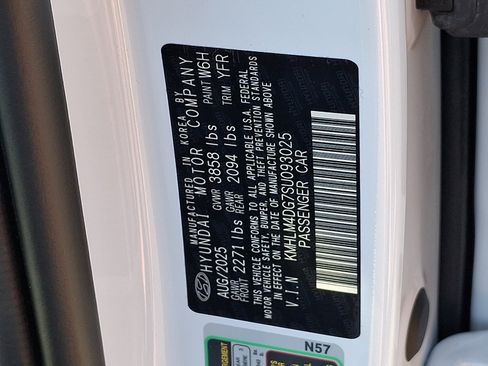 Certified 2025 Hyundai Elantra Sport FWD image 27