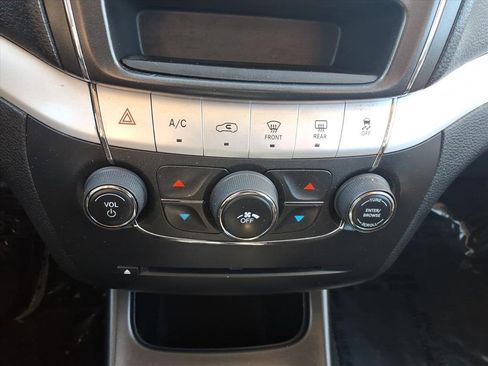 Used 2016 Dodge Journey SXT w/ Comfort/Convenience Group image 11