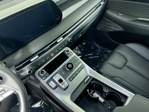 Used 2025 Hyundai Palisade Calligraphy FWD image 23