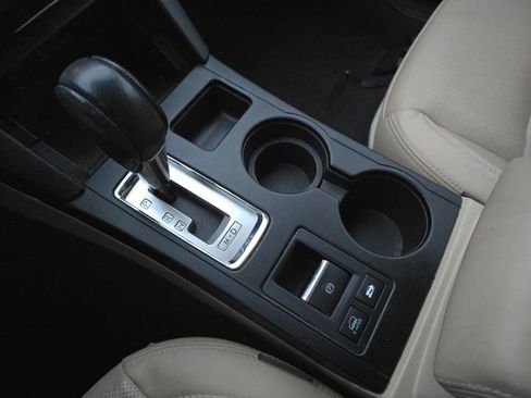 Used 2016 Subaru Outback 3.6R Limited image 29