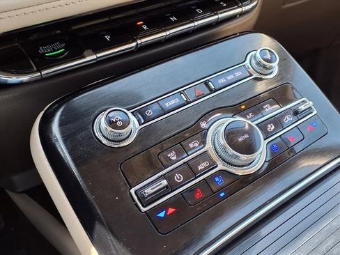 Certified 2021 Lincoln Nautilus Reserve w/ Equipment Group 202A image 12