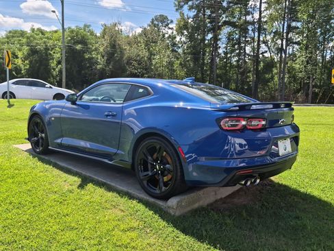 Used 2019 Chevrolet Camaro SS RWD image 5