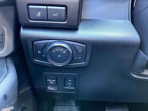 Used 2018 Ford Expedition Limited w/ Equipment Group 301A AWD/4WD image 33