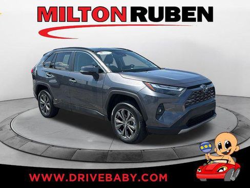 Certified 2022 Toyota RAV4 Limited AWD/4WD image 1