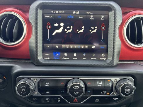 Used 2022 Jeep Gladiator Rubicon w/ Trailer Tow Package AWD/4WD image 17