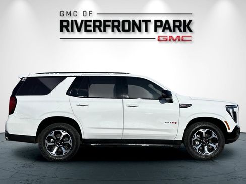 Used 2026 GMC Yukon AT4 image 2
