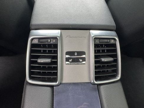 Used 2014 Porsche Panamera S RWD image 32