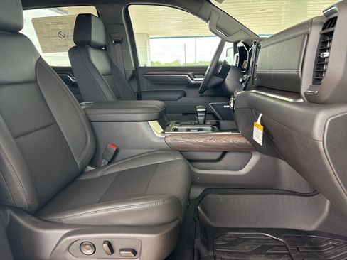New 2026 GMC Sierra 1500 SLT AWD/4WD image 19