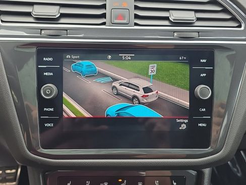 Certified 2022 Volkswagen Tiguan SEL R-Line AWD/4WD image 19