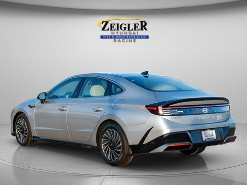 Certified 2025 Hyundai Sonata SEL FWD image 6