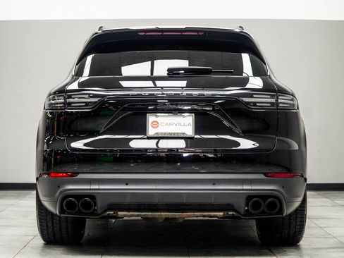Used 2023 Porsche Cayenne Platinum Edition AWD/4WD image 12
