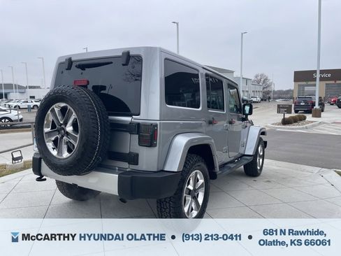 Used 2014 Jeep Wrangler Unlimited Sahara AWD/4WD image 16
