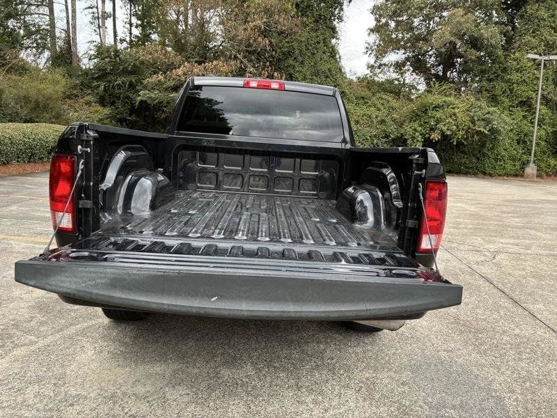 Used 2017 RAM 1500 Express RWD image 7