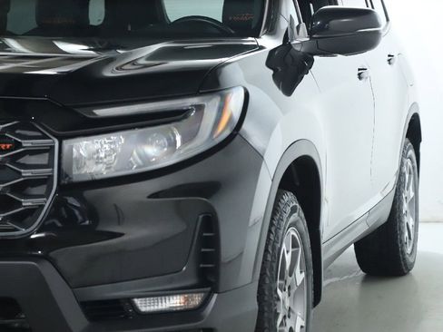 Used 2023 Honda Passport TrailSport image 4